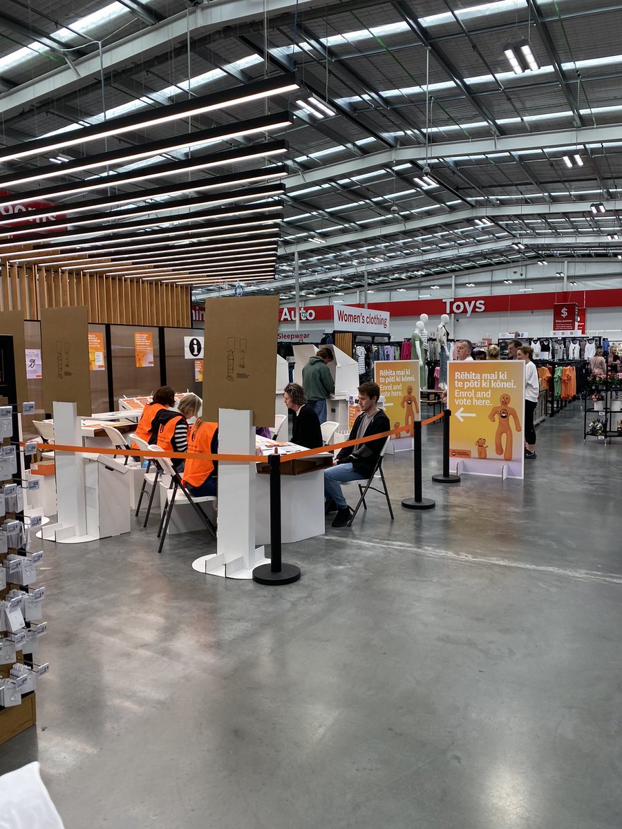 I just love in NZ’s democracy that you can cast your vote while also doing your shopping in the Warehouse ✅