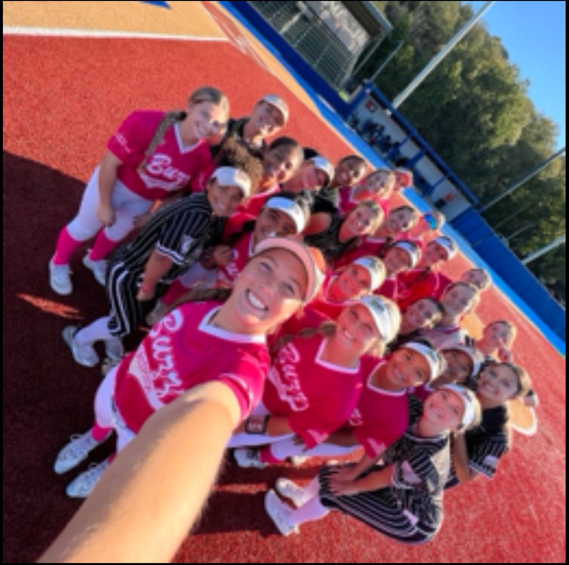 DeannaWilson31's tweet photo. Thank you @CoachBerry33 @CoachJ_22 @rheint3 for setting up a great camp!!! @McLennan_SB @BuzzPremier16u #buzzwin #buzzsoftball https://t.co/kSuvZWohE4