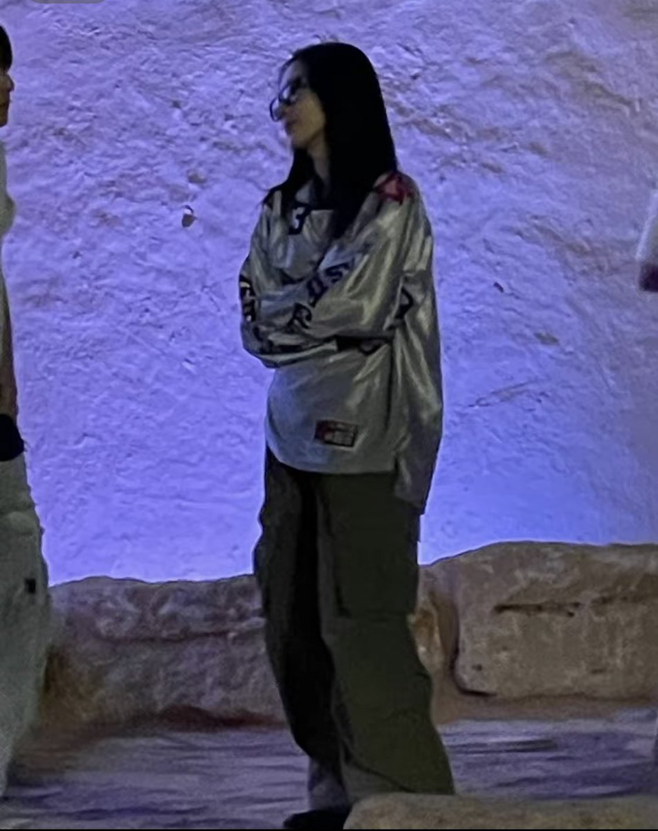 so tinnyyy ughh .. I wanna see these updates rn☹️
#KardinRiyadh #KARD