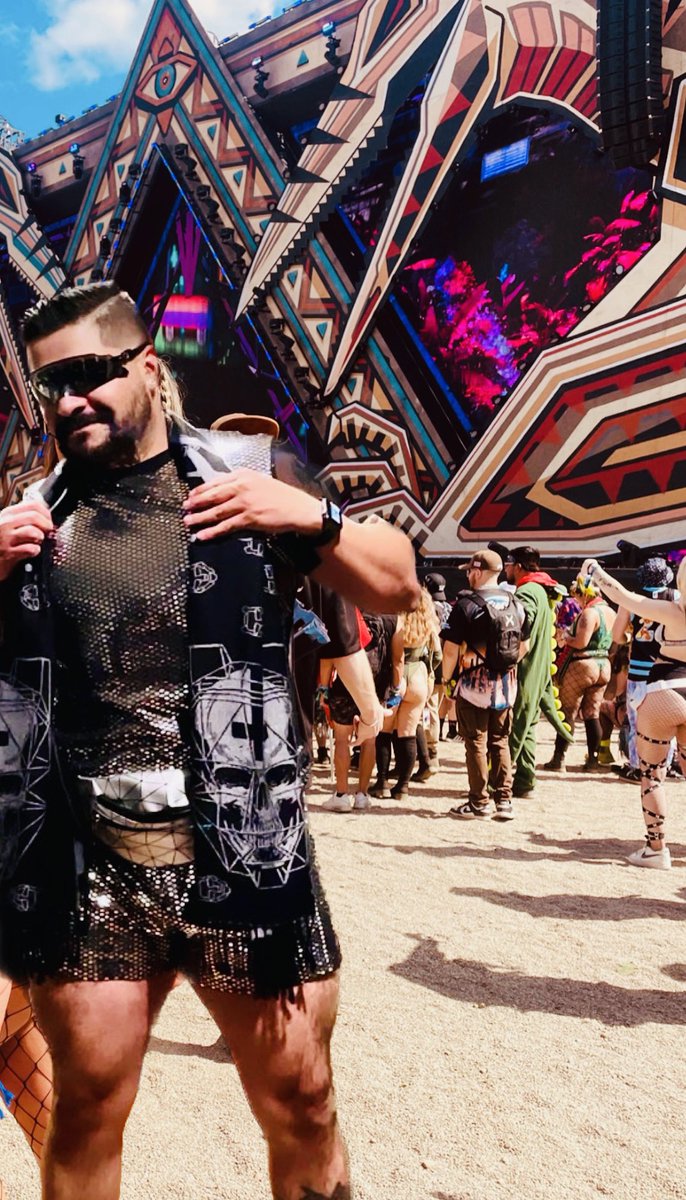 My first rave (PhaseOne 2021 ) // My last rave (Lost Lands 2023)