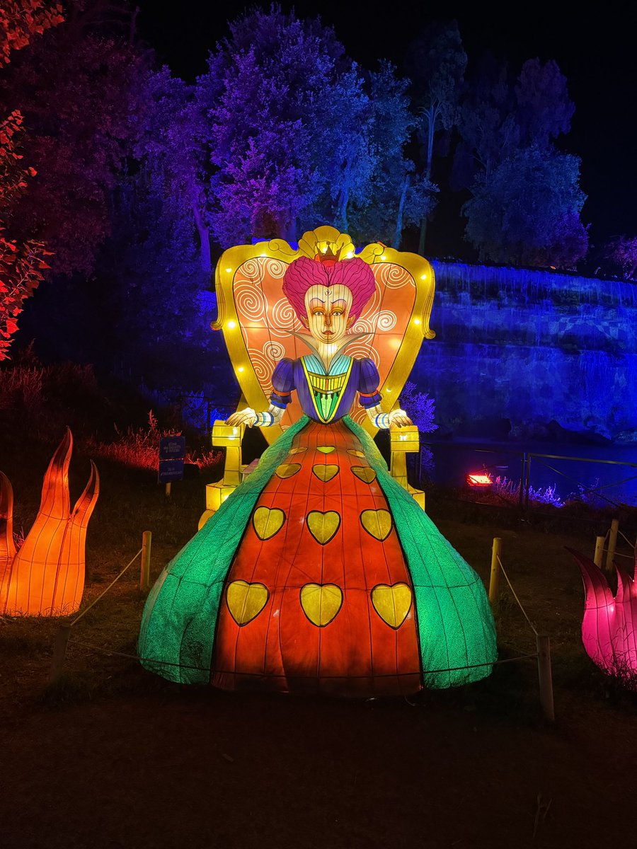 P1Cc10's tweet photo. This is Wonderland #thisiswonderland Eur Roma https://t.co/nfW2H2pSPu