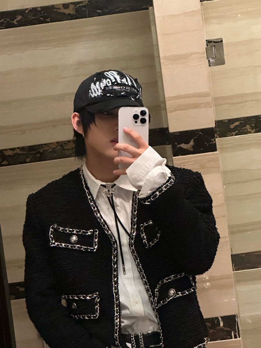 TNX_twt's tweet photo. I LOVE U Saudi Arabia ❤️❤️
See you again ✌️✌️

#은휘 #HWI https://t.co/u5Og3uXrJY