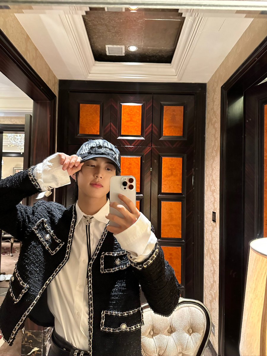 TNX_twt's tweet photo. I LOVE U Saudi Arabia ❤️❤️
See you again ✌️✌️

#은휘 #HWI https://t.co/u5Og3uXrJY
