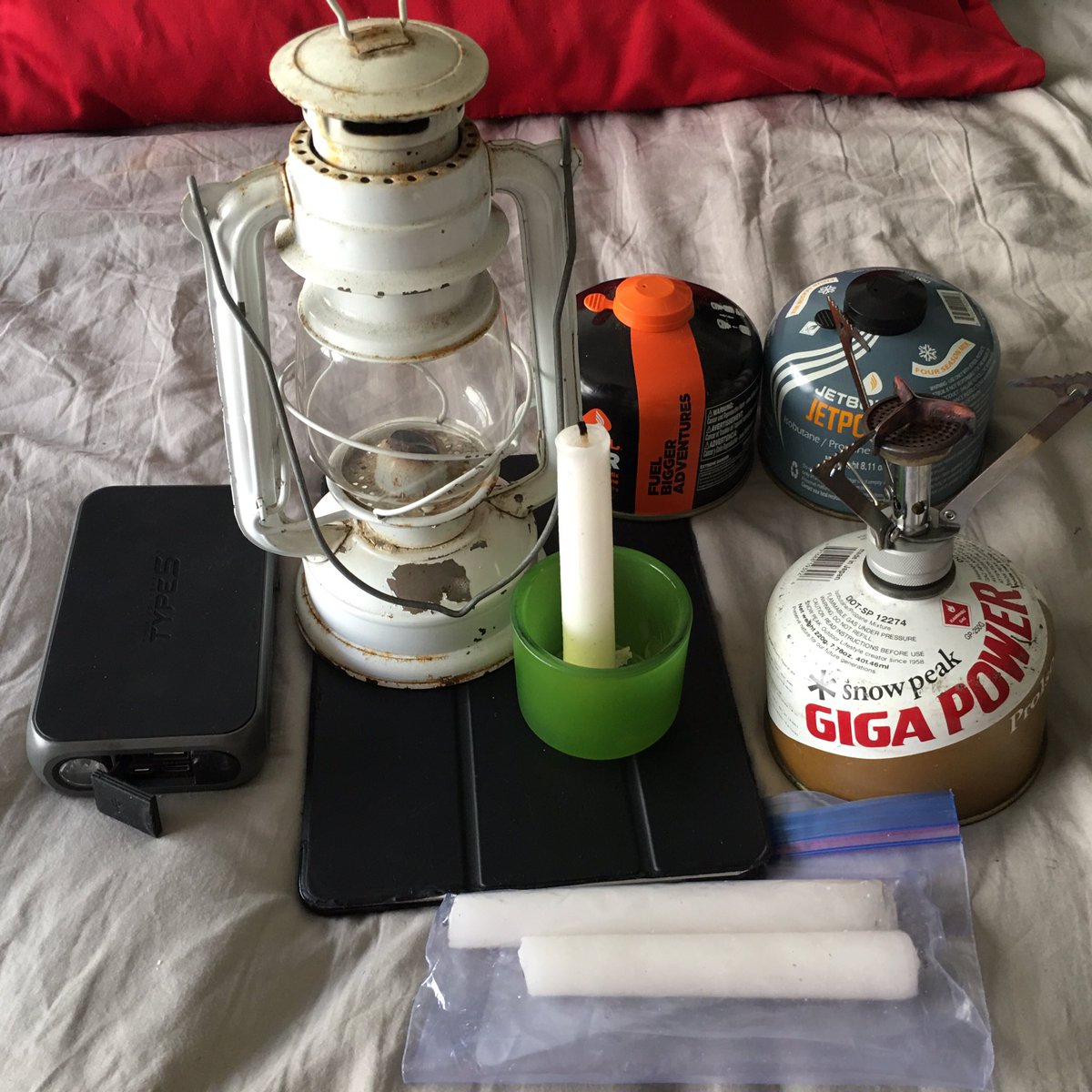 pcnotpc's tweet image. Power back on 10/7 after ~16hr PG&amp;amp;E power outage affecting #InnerSunset SF. Noticed Outer Sunset power out biking back from Ocean Beach last night. Neighbors jelly my #groundscore hurricane lamp. #SanFrancisco #PGE