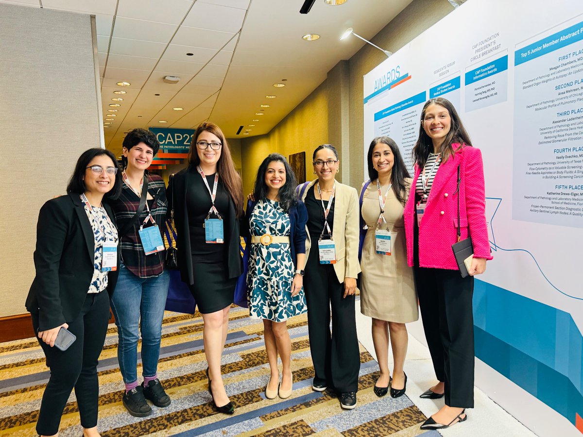 Heading to the #ResidentsForum with the amazing <a href="/LoyolaChicago/">Loyola University Chicago</a> crew #CAP23 #PathTwitter <a href="/SandoraHaddad/">Sandra Haddad, MD</a> <a href="/RegmiAayushma/">Aayushma Regmi</a>
