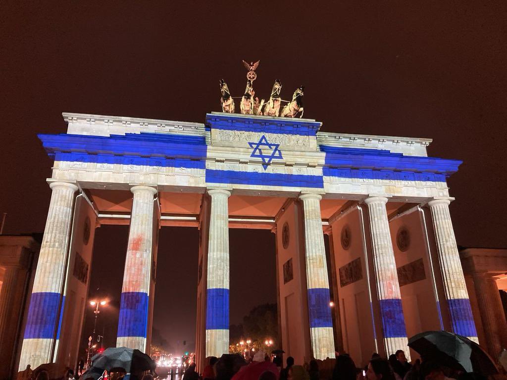 Volle Solidarität mit Israel! Berlin trauert um die Opfer dieses feigen und verbrecherischen Terrorangriffs und bangt um die entführten Menschen. Unsere Stadt steht fest an der Seite Israels!