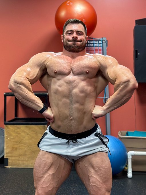 Posing practice is going well, and the 90 min of cardio a day is shredding me up nicely. 5 weeks to go<a href="/tag/flexfriday"class="tags"><span>#flexfriday</span></a>