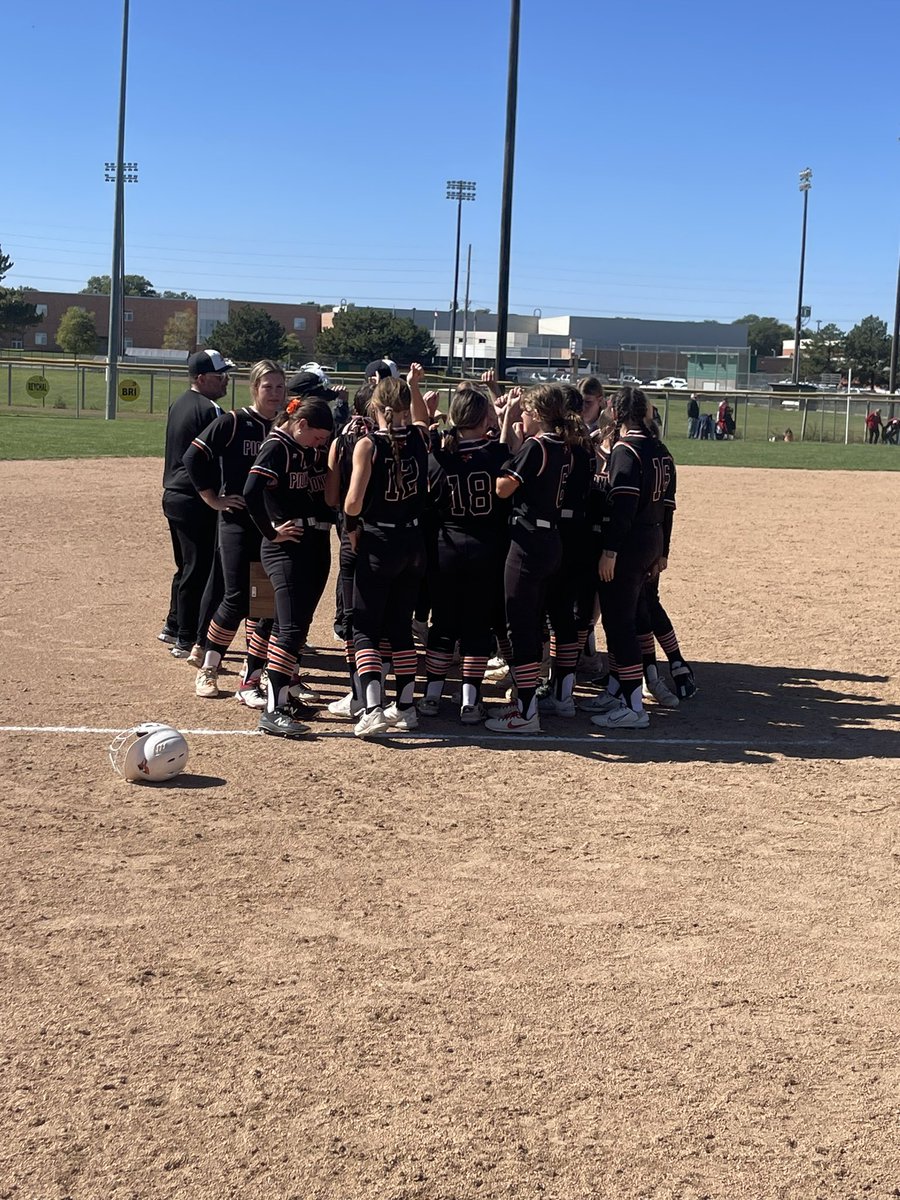 Fort Calhoun’s season comes to an end with a 4-3 loss and @FCPioneerSB ending as District Runner-Up. FANTASTIC JOB! Fort Calhoun is proud of you!!! Thank you seniors for setting a new standard for our softball program. What a fun year! Lots to look forward to!