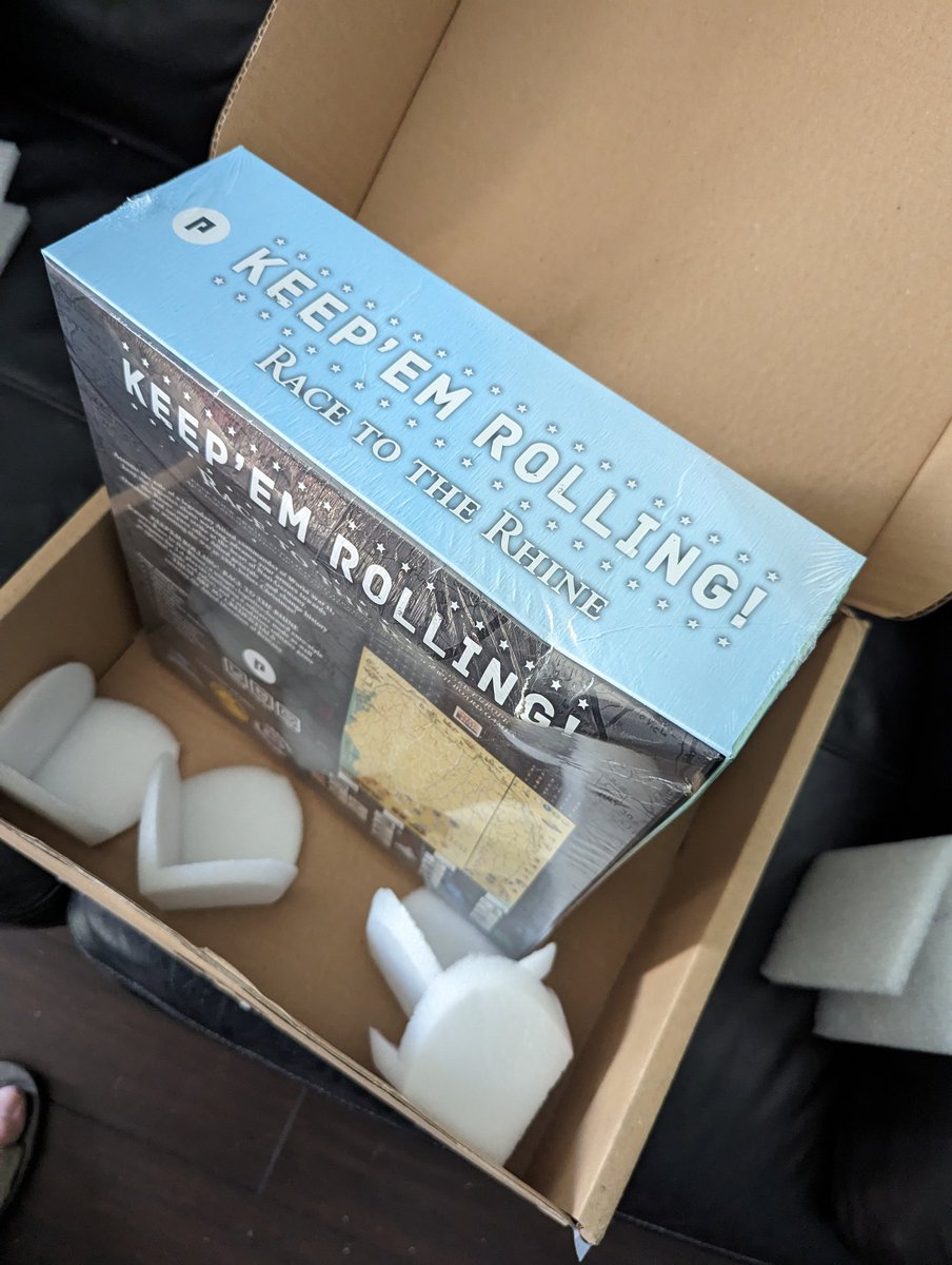 WeloiAvala's tweet photo. @___PHALANX Hi Phalanx. Recently received my KS copy of Keep on Rolling in the UK, and it arrived damaged - packaging and game box. Tried emailing via website contact but no response. Hoping for a replacement copy. https://t.co/RHJi9SrQfB