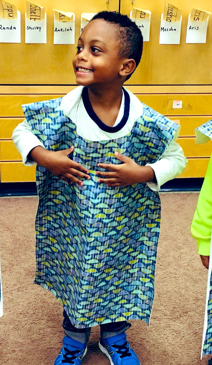 lobnafrench's tweet image. A and E have joined our #plasp kitchen club since they were in kindergarten🌽🎃🍊🥗 They felt so proud and happy to have our kitchen club back !!! #Belonging @PLASP_CCS