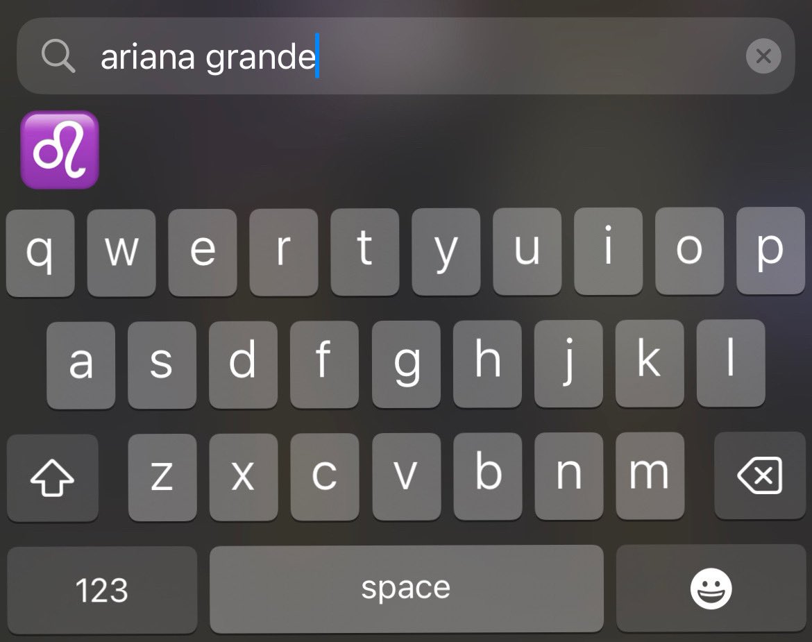 juaangng__'s tweet photo. ariana grande is so iconic for this https://t.co/8dtruNdiof