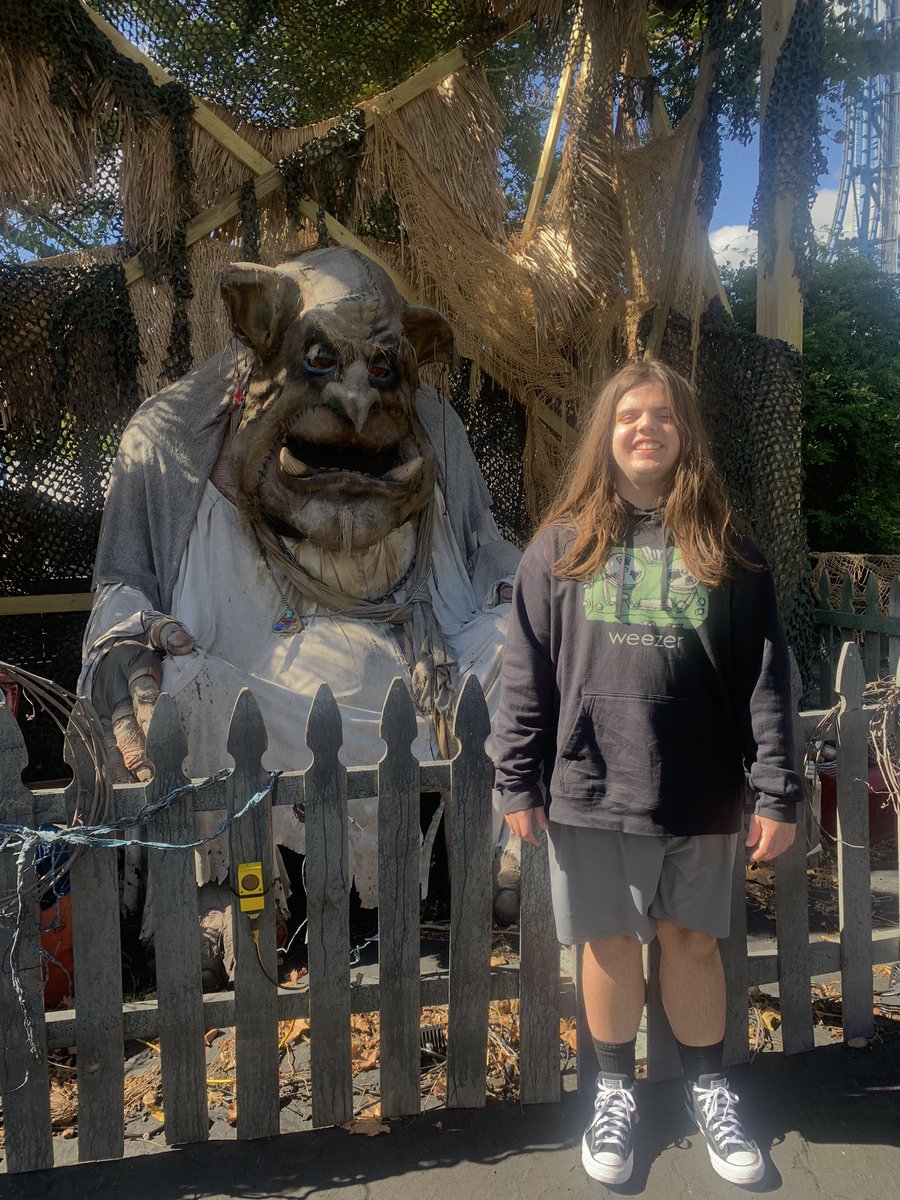 Debunkadunk's tweet image. deytra took this picture