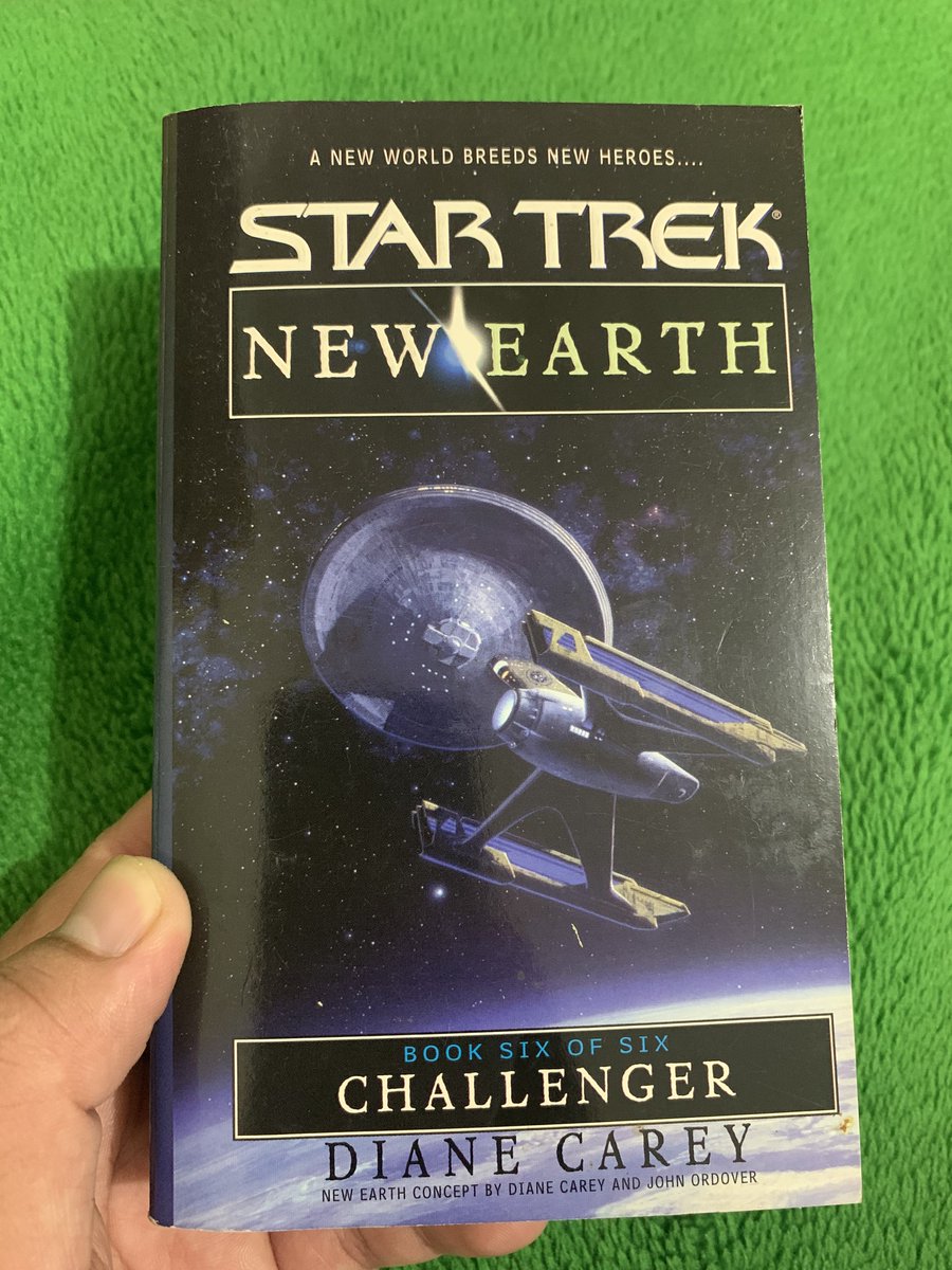 Reading a few sci-fi books this weekend. Almost done with @StarTrek: New Earth. Quite an adventure. Next in the queue is Tales of Old Earth by @MichaelSwanwick. Happy weekend! ✨