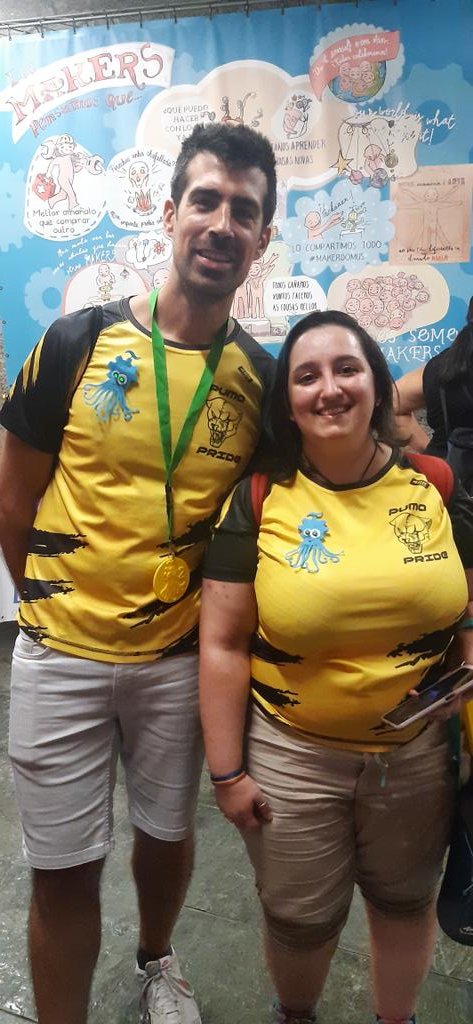 Especial ilusión me hace ver a nuestros queridos #makers <a href="/AlejandraSaku/">Ale. 🌻</a> y <a href="/supernudo/">Javier Baliñas</a> que se trajeron a sus OshwiPines para lucirlos hoy con nosotros.
Son más riquiños! Gracias #pulpolovers ! 💙🐙💙