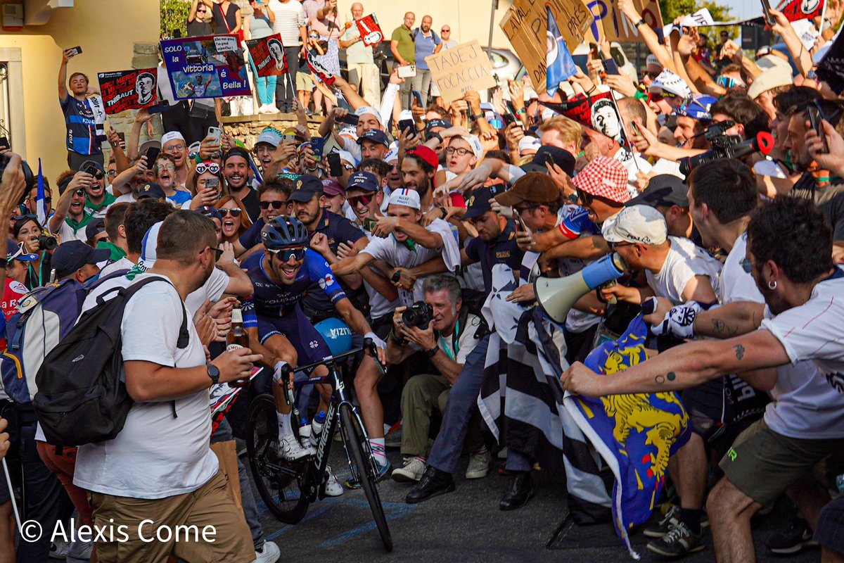alexis_come's tweet photo. @Il_Lombardia @UltrasPinot https://t.co/0doxGDrjJA