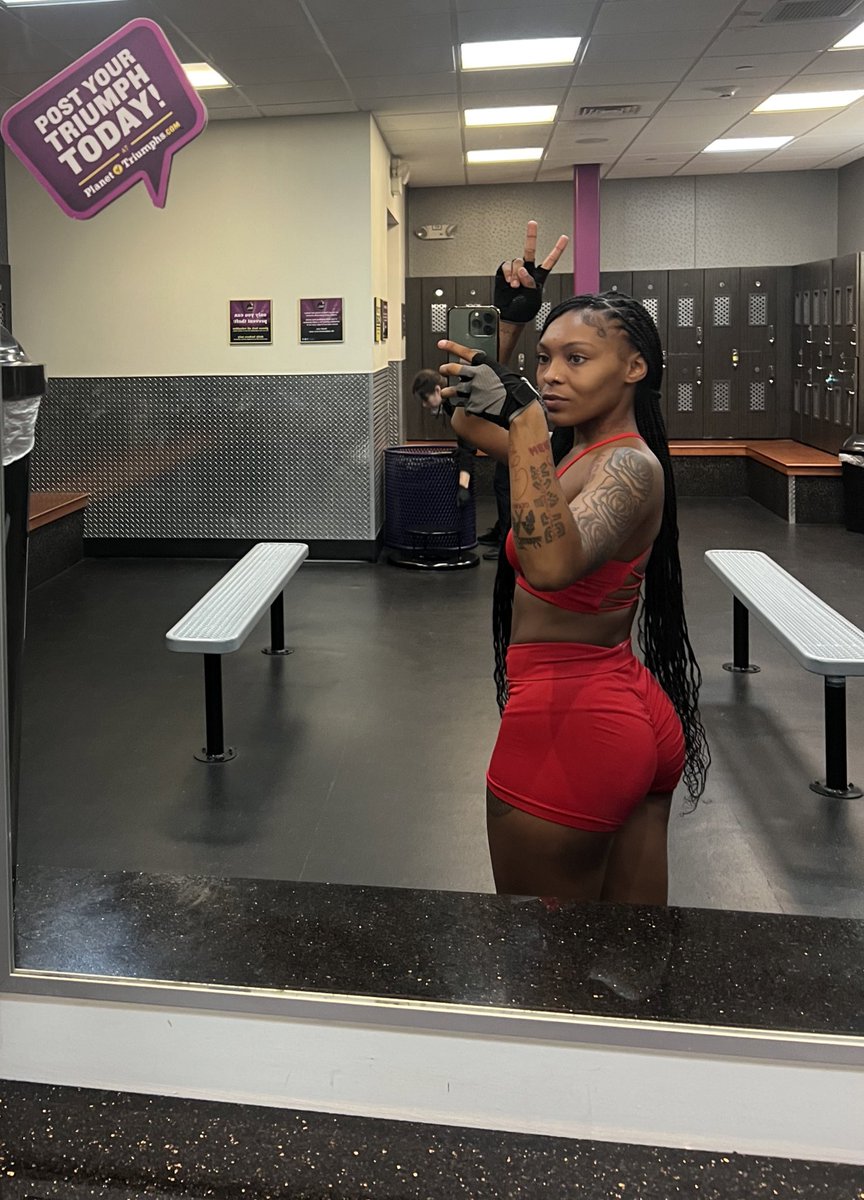 xo_cece_'s tweet photo. gym bae💪🏽 https://t.co/jQxiV5PNws