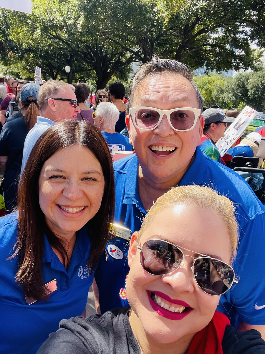 Alcortez6's tweet photo. A non-partisan rally at the Capital fighting against #Vouchers. Let’s learn from Voucher failures from FL, IN & AZ! This is only the beginning of this Fight! Join the fight ! #PublicEd #TxLege #SayNoToVouchers #noToESA #ManorProud #MasbaProud https://t.co/mAGYVqRkOk