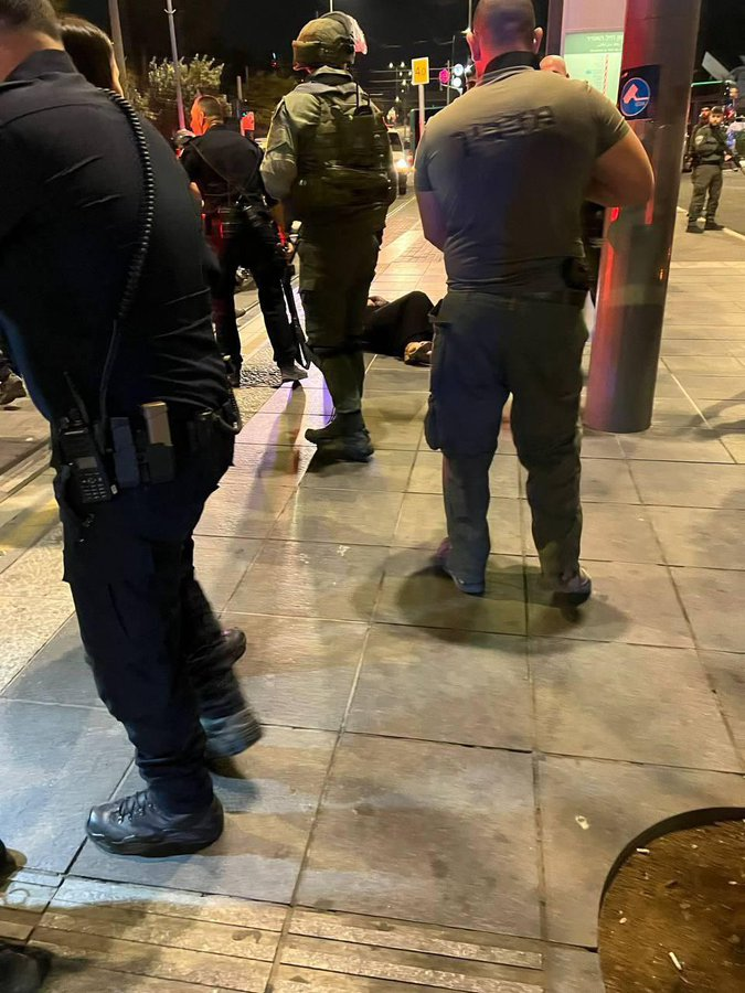 This is the humanity that the occupation talks about when they kill innocent girls This scene should reach the entire world to show that they are terrorists. The occupation soaked a girl in Jerusalem with cold blood where is your voice advocates of humanity?
#GunturKaaram