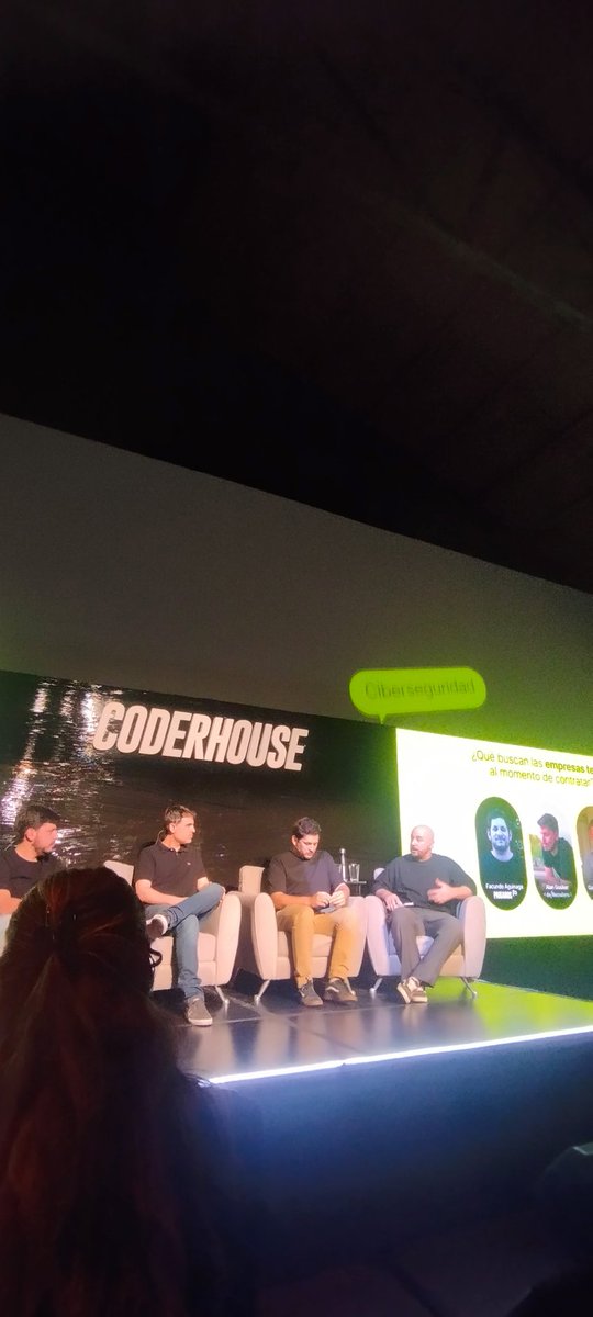 heyvalem_'s tweet photo. Arrancamos en esta primera charla✨🇦🇷🤭 #CoderConf2023 https://t.co/MbLAuv1zK3