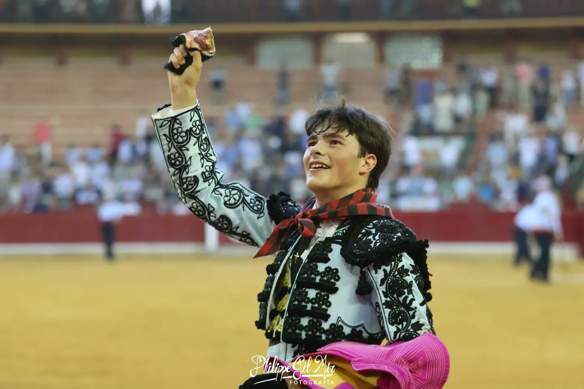 Zaragoza 📍

👉 Única oreja de la tarde con una presidencia que impide el triunfo