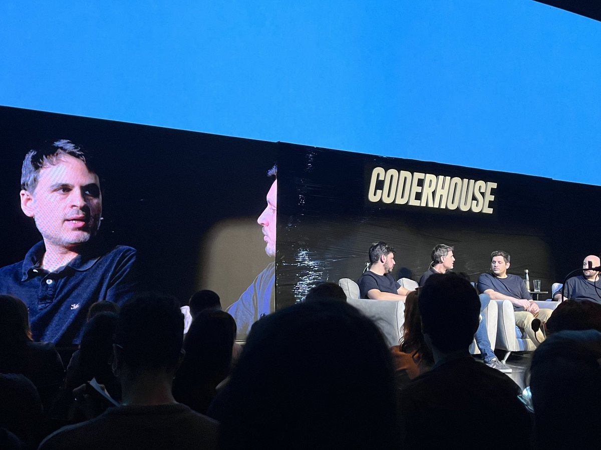 verybellini's tweet photo. #CoderConf2023 Excelente panel: ¿qué buscas las empresas tech al momento de contratar? Con @kavak_ar @paisanxs @alangosiker https://t.co/fPpIjtBlgH