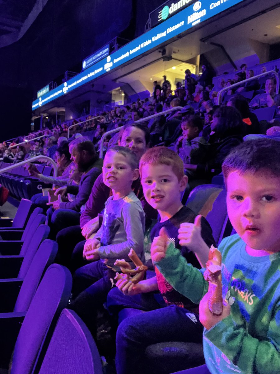 RobMangold's tweet photo. #JURASSICWORLDLIVETOUR https://t.co/b4xMetKUcb