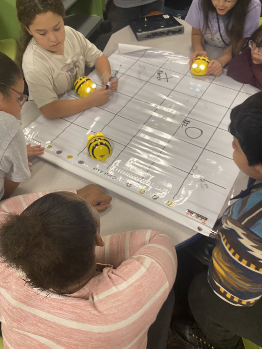 bunche_elem's tweet photo. Bunche Bear building collaborative team players because together we are better! Know your vision and align your goals!
#buildingbears
#ifyouregonnabeabear https://t.co/IHV2sCHrFo