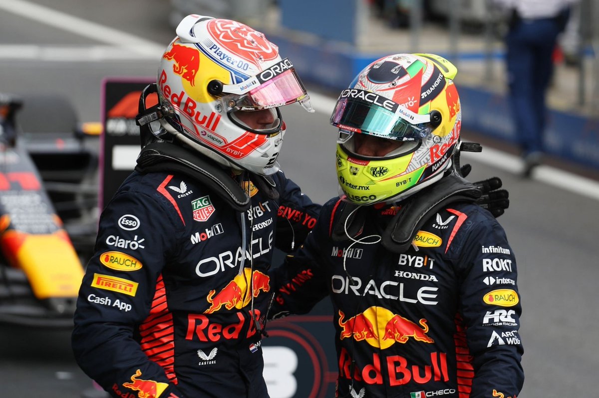 Verstappenarg1's tweet photo. 🗣️ | 🇶🇦 Checo sobre Max ganando su tercer título: "Sólo puede haber un ganador y ha pilotado mucho mejor que nadie esta temporada y se merece todo el éxito. "Estoy feliz por él, trabajó muy duro para ello, junto con todo el equipo. Enhorabuena por él".
@SkySportsF1 #F1 #QatarG https://t.co/e5MNMf61mk