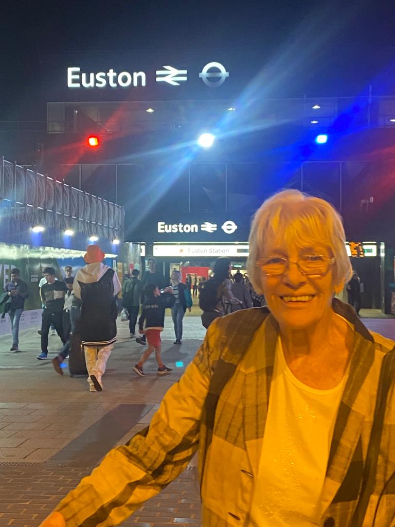 #grannymave #macmillan#prideofbritain#dailymirror#TSB#cycling#charity
#Grannymave arrives in London ahead of tomorrow's Pride of Britain awards. You can follow Mavis and the other incredible winners on Facebook live from 5pm,Sunday October 8th.