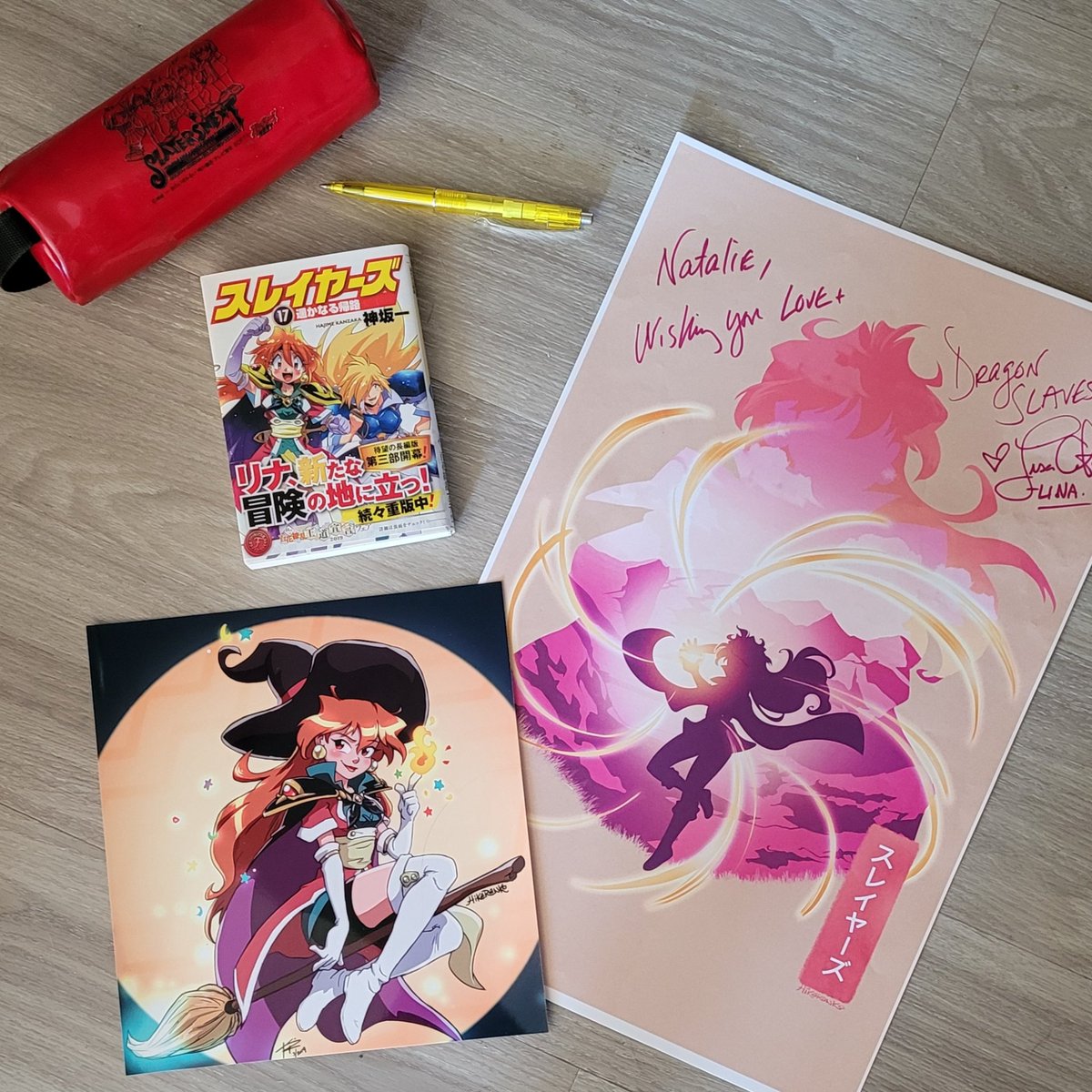 ArtOverFlowers's tweet photo. We met @Lisalisejam , the voice of Lina Inverse! As long time Slayers fans having her sign art we made was like living a dream 💖 

昔からスレイヤーズのファンです。 Lisa Ortiz に会って、アートにサインしてもらいました！信じられない ! @araizumirui 作ってくれてありがとう ！ https://t.co/gDgamdAf0h