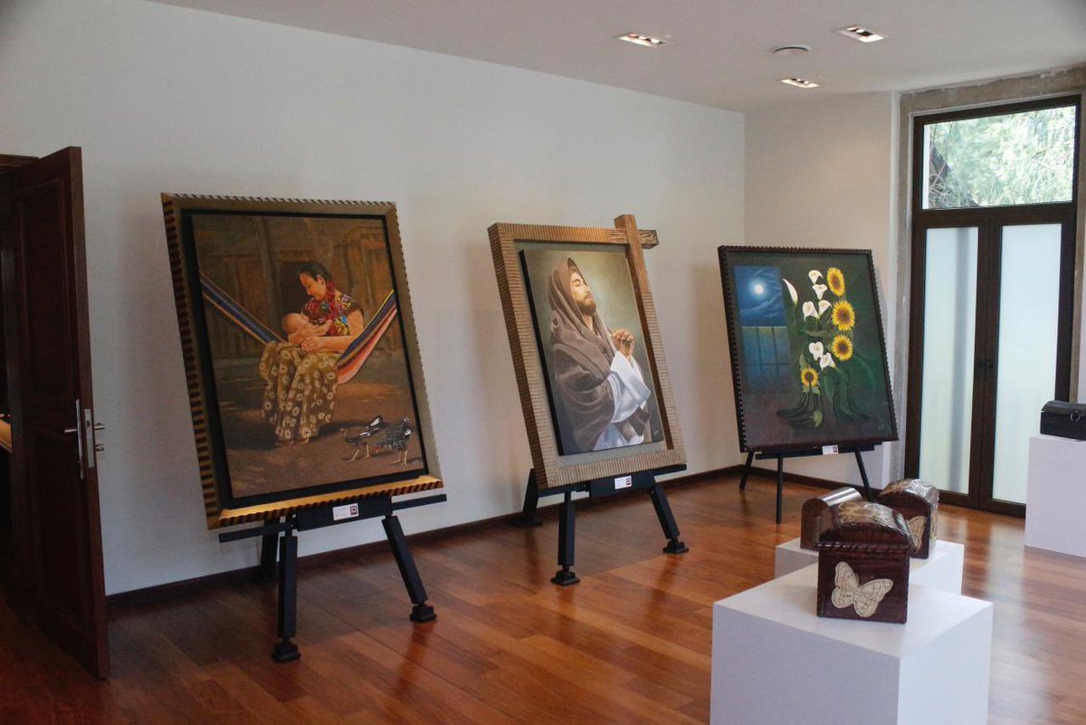 Hazaelruizo's tweet photo. Nuestro reconocimiento al  personal de @PyRS_Mexico y comisionados de los #CEFERESOS que hacen posible la expo-venta #ArteConLibertad en el @CC_LosPinos. Gracias por su compromiso con la reinserción social.

@rosaicela_ https://t.co/l2Tu8dyrYz