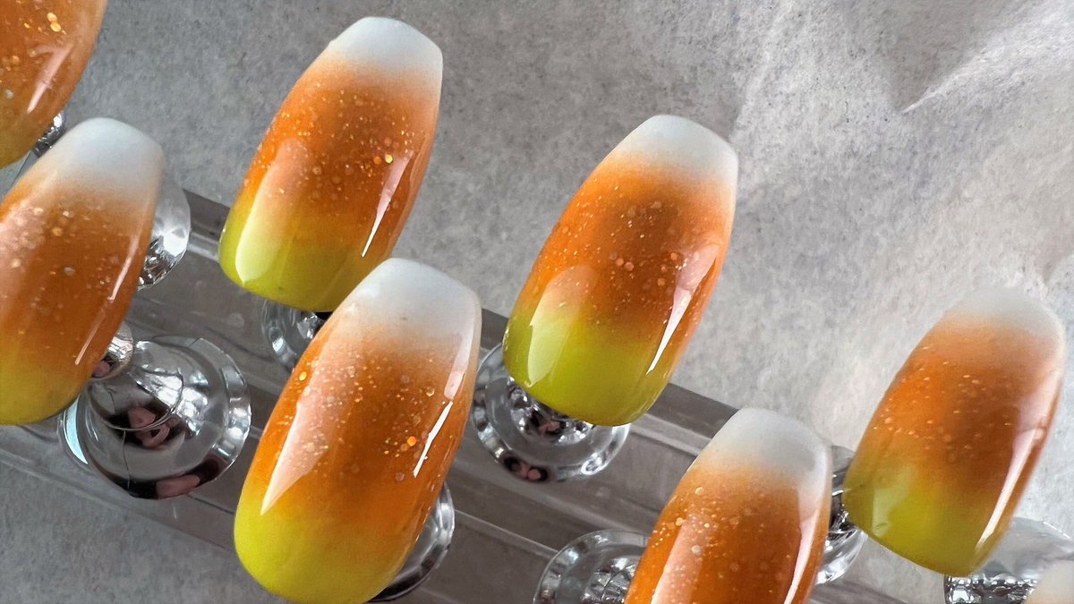 anatlus89's tweet photo. Running a sale on my 🎃spooky or 🍂fall-themed nerdy nail sets on Etsy!
⭐25%⭐ off select items, check if your favorite is included: https://t.co/th0pUYMlOy
These #CandyCorn ones are always a hit😉 #nerdimani #fakenails #gelnails #smallbusiness #etsyshop https://t.co/GKzXeQn1vg