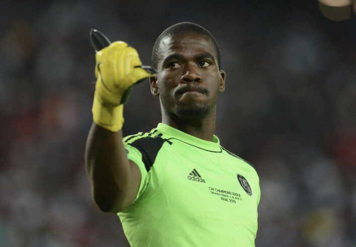 vee__mdluli's tweet photo. The spirit of this man was definitely in Moses mabhida tonight continue resting in peace nzorr #OrlandoPirates Rhulani #MTN8final https://t.co/2AvEzH5FMW