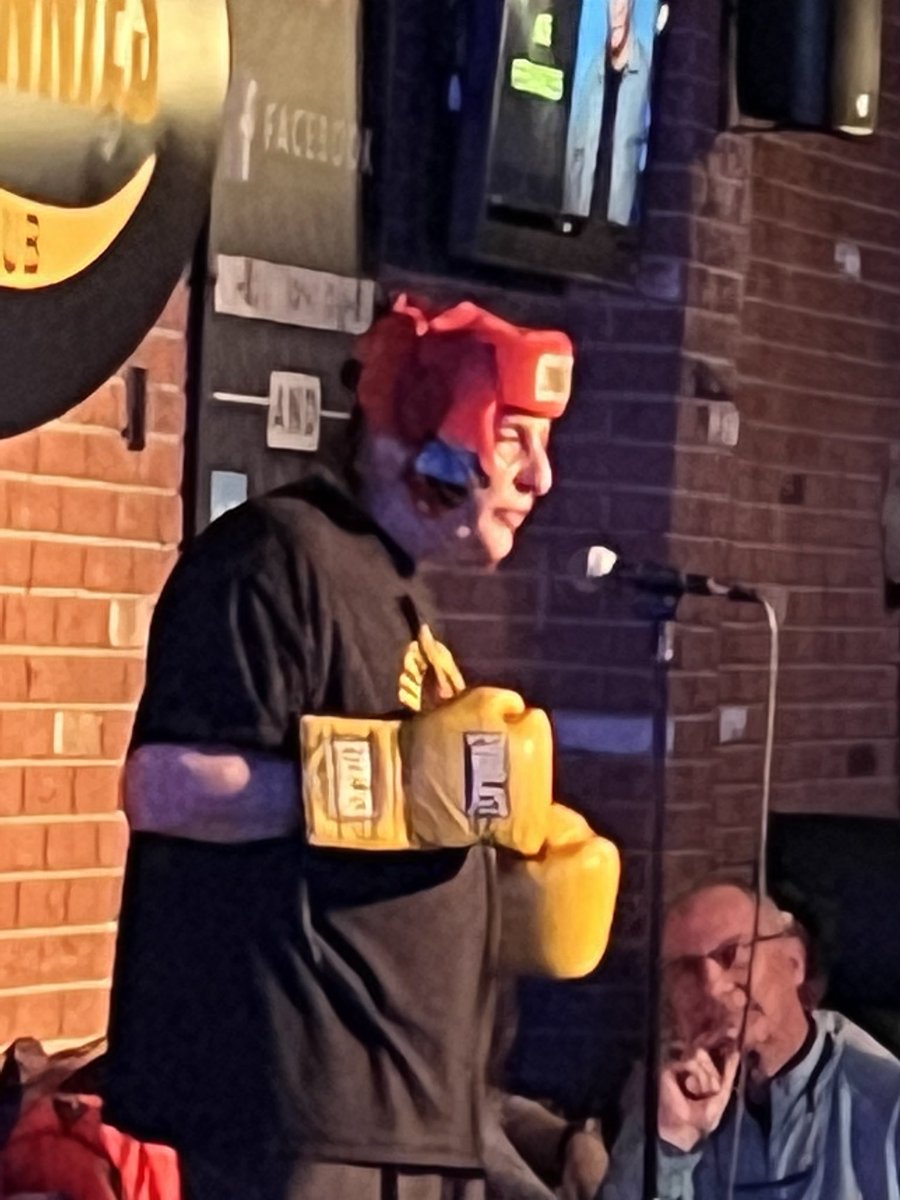 Uncle Vinnie’s Comedy Club tweet media