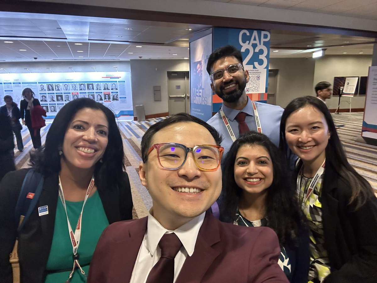 Mattcrophage's tweet photo. New friends!! #mottirl it’s selfie city!
#CAP23 #CAPnow
@sarahnfarran https://t.co/p9BJ0jzr5G