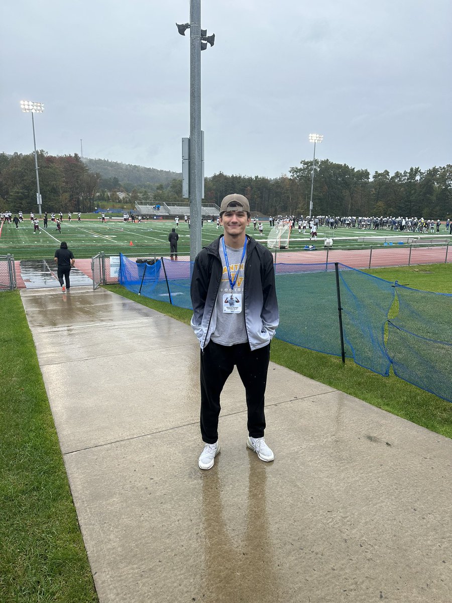 HollywoodGim's tweet photo. Thank you @Coach_Cottle for inviting for a visit today I enjoyed the time I had today at Misericordia it was a good experience. @MUCougarsFB @MisericordiaHFC @PVSDFootball @PVSDsports https://t.co/Z0oKVKye5p