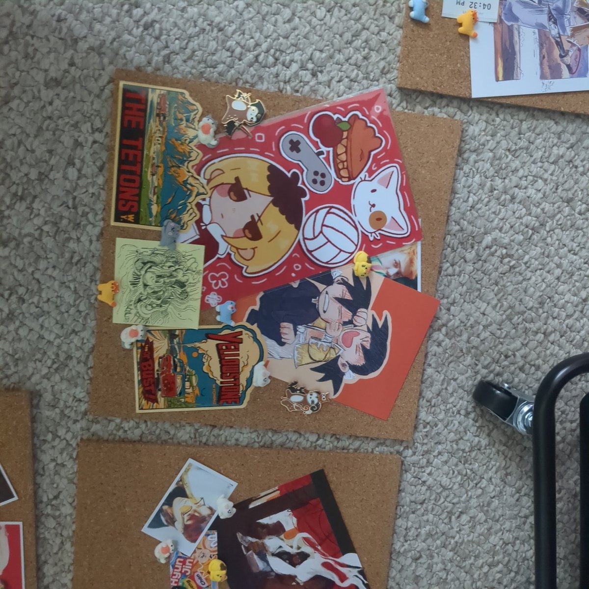 nirlava's tweet photo. Finally taking all the fan art I got at cons and putting them together to make little cork board collages ! https://t.co/HkC8LRRyIA