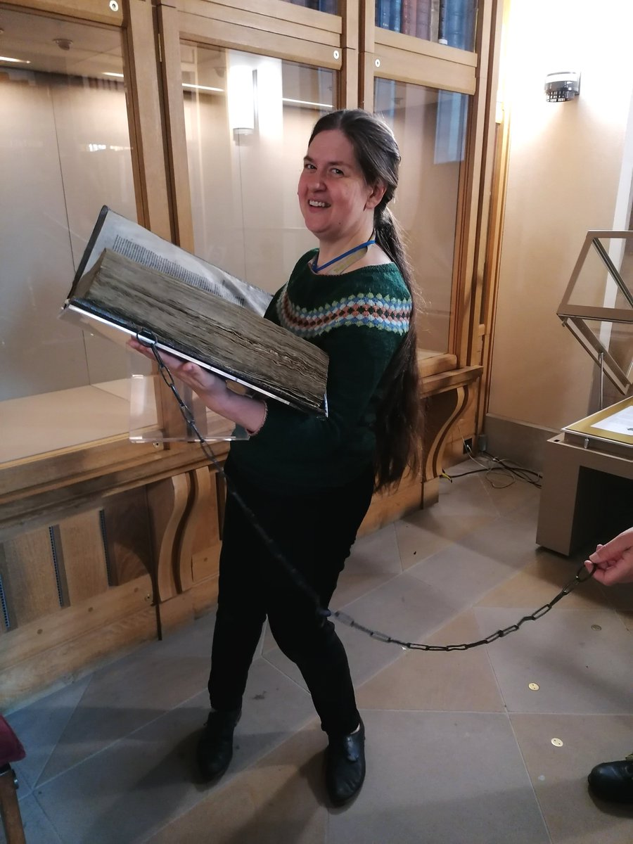 bibliojenni's tweet photo. Ta-da! It took 3 people to install this chunky #WycliffiteBible @HFDCathedral. It's so high maintenance it even needed its own assistant to keep the chain off the ground. #ChainedLibrary #Manuscripts ๐ธJeanette McCulloch https://t.co/cNymBsaBVh