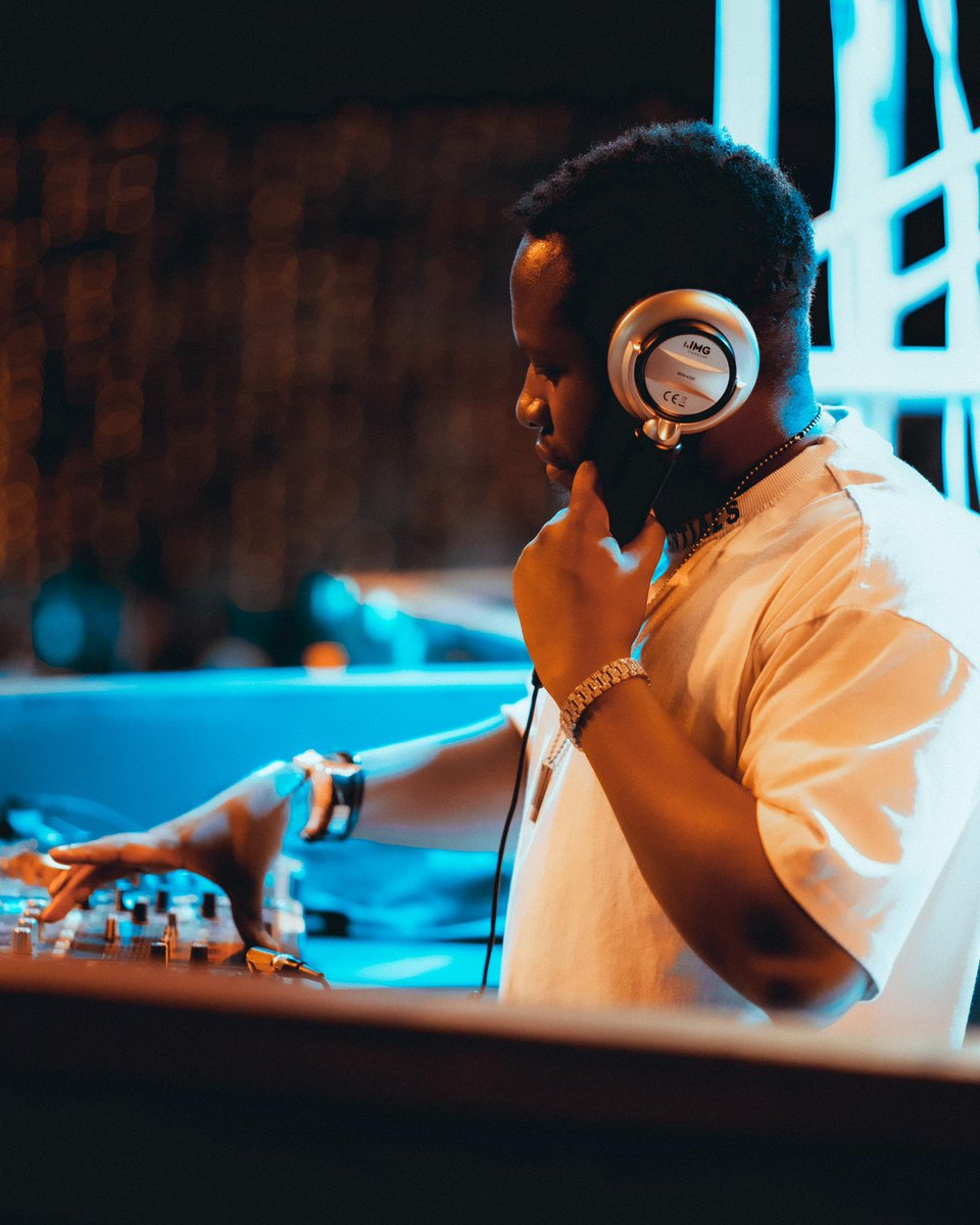 ChamaNation's tweet photo. Edwizzy Selecta on the decks🔥

It’s still a long night at Kati Kati grounds so turn up and we party
#ChamaNationXYoungStunna https://t.co/saImrZ1GWV