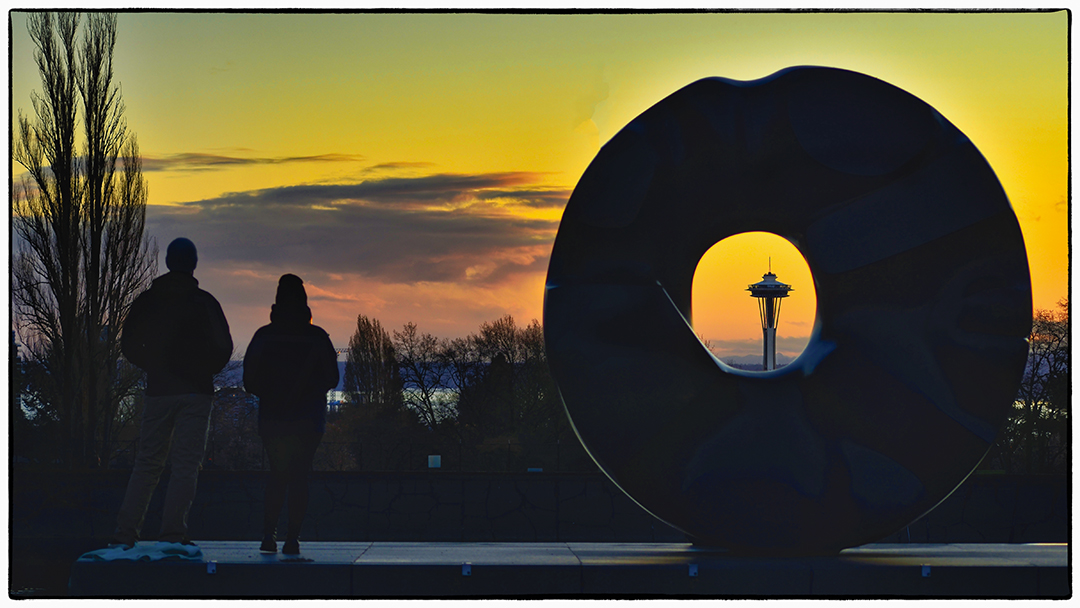 'Black Sun'.  

Or 'The Donut' to others, #IsamuNoguchi 1969 sculpture, Seattle's #VolunteerPark 

#lifestylephotography #seattle #lifestylephotographer #nikoncreators