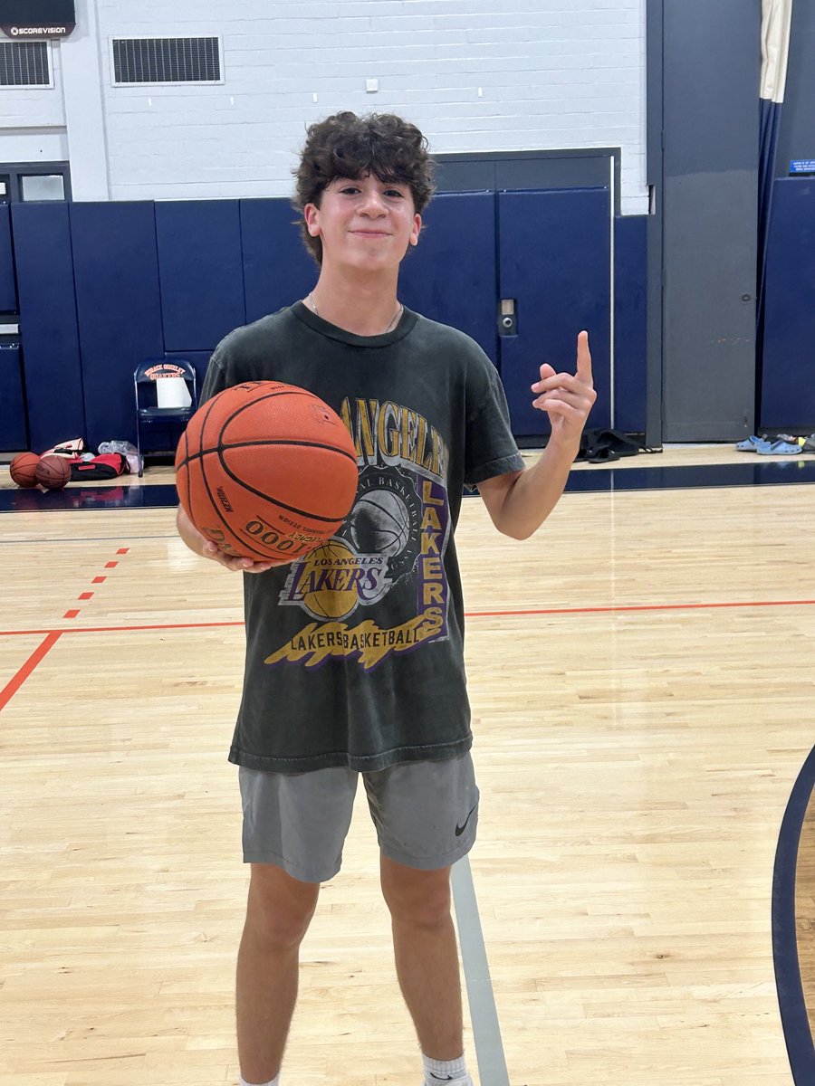 CoachClinch's tweet photo. 🏀Today was the single greatest display of shooting I’ve seen in a group workout. Levi broke the  record for 3’s made in 150 seconds (36!), and Jordan and Tobias each matched the shooting standard for U Michigan guards!  Benji, JT, Zach,and Jordan were right behind. What a day!🔥 https://t.co/zFYO5gbfkN