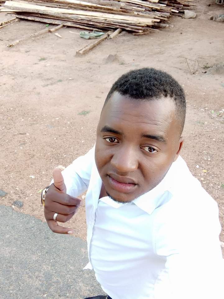 ShabbyLove6's tweet photo. Kama unafikiria hauwezi kuachwa Sababu ya Umbo lako zuri,Jiulize nini kilitokea kwa TV zenye Chogo..!๐@malkianyuki
#Travin baba#
#Ugoro master# https://t.co/fedHo8Fm2C