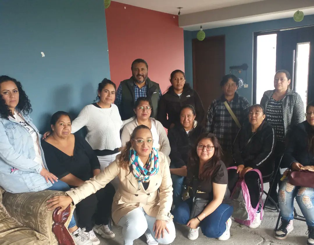 interteban's tweet photo. Me da gusto visitar y platicar con nuestras amigas y vecinas de mi bello #Lerma en este sábado agradable.

Gracias por su confianza amigas #Delmacistas cada día somos más en el #Distrito4

Excelente y bendecido día! 😇🙏 https://t.co/RuxUbYe9Px
