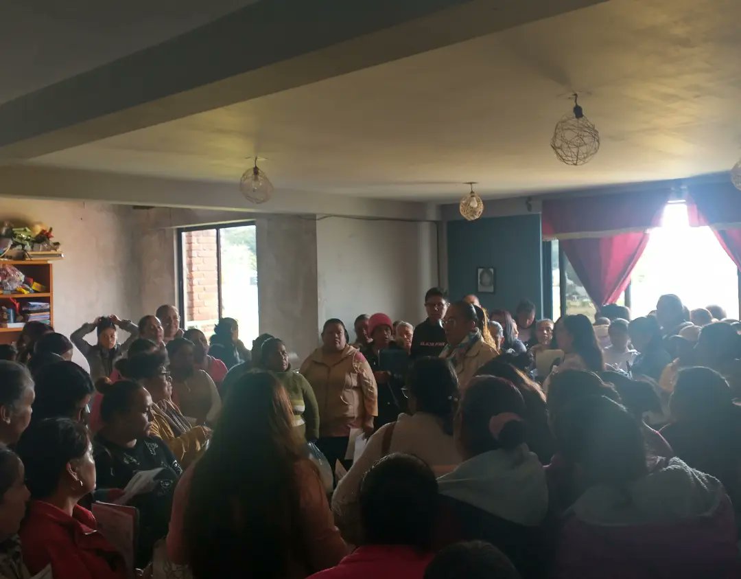Me da gusto visitar y platicar con nuestras amigas y vecinas de mi bello #Lerma en este sábado agradable.

Gracias por su confianza amigas #Delmacistas cada día somos más en el #Distrito4

Excelente y bendecido día! 😇🙏