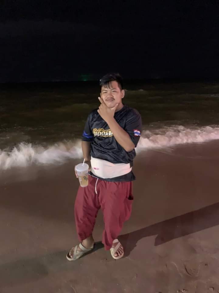 BeirdSwn's tweet photo. ขอให้ตัวเองอยู่คนเดียวโดยไม่รู้สึกขาดอะไร ถ้าวันไหนอยากอยู่กับ ใครสักคน ขอให้เขารักมากพอที่จะถนอมใจกัน https://t.co/vOrrkX07fj