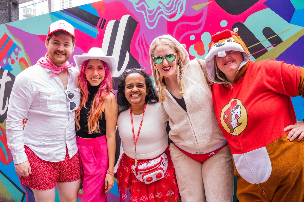 CupidUndieRunLA's tweet photo. 🎸🏃‍♀️ Spotlight on the Live Music Capital, #Austin! 🎶 Highlighting @CupidRunATX #Neurofibromatosis support. Undie spirit unites cities! Relive #CupidsUndieRunAustin's joy through snapshots. 🏃‍♀️🏃‍♂️🎉 #RunWithHeart #EndNF #CupidsUndieRun  #CupidsUndieRunLA #CupidsRunATX #imwithcupid https://t.co/fDnVcf45lG