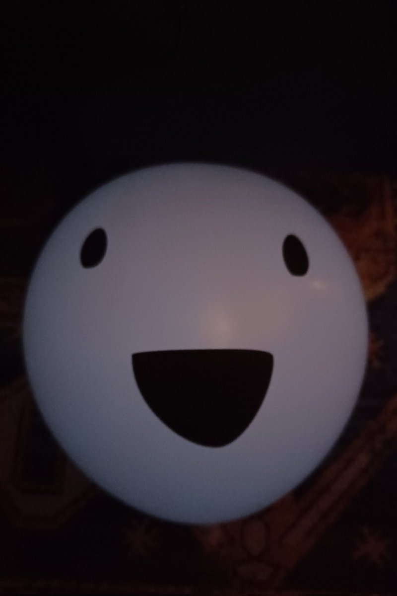 TiiaDeVil's tweet photo. TÄSSÄ ILMAPALLOSSA ON LEDIVALO SISÄLLÄ😁 https://t.co/CfKoMgrjlN