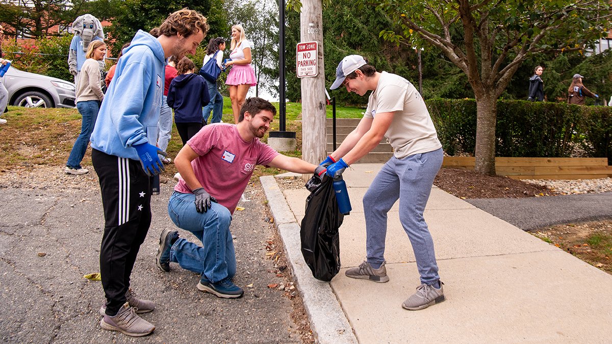 Inauguration Week isn't complete without the university's Day of Service, in which members of the Tufts community participated in service events across Medford and Somerville #TuftsLightingTheWay