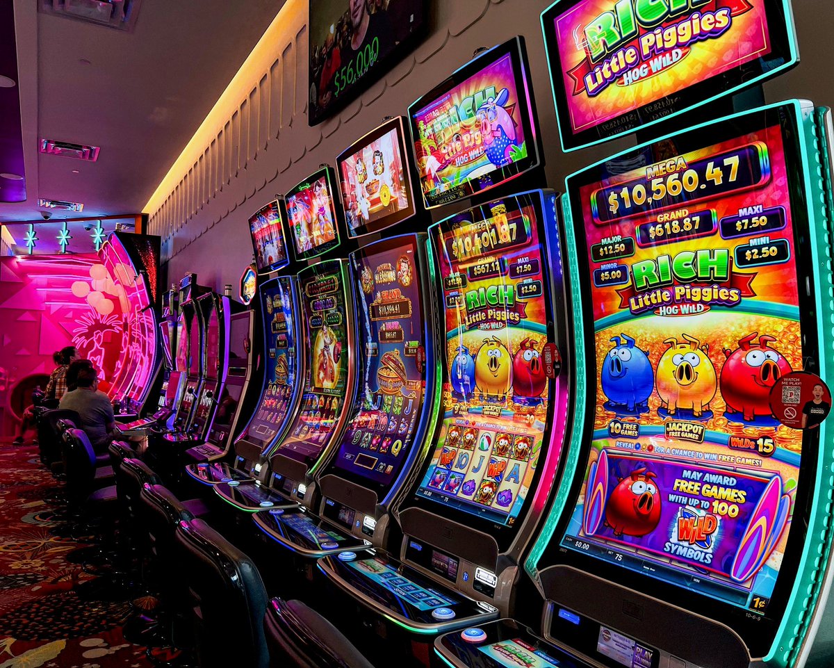 PlazaLasVegas's tweet photo. ✨🎰 The Place to Play Downtown 🎰✨
What is your favorite slot to play?
#PlazaLV #DTLV #Vegas #OnlyVegas #Slots #Play #Downtown #BCSlots #SmokeFreeSlots https://t.co/qLjFiZcNip