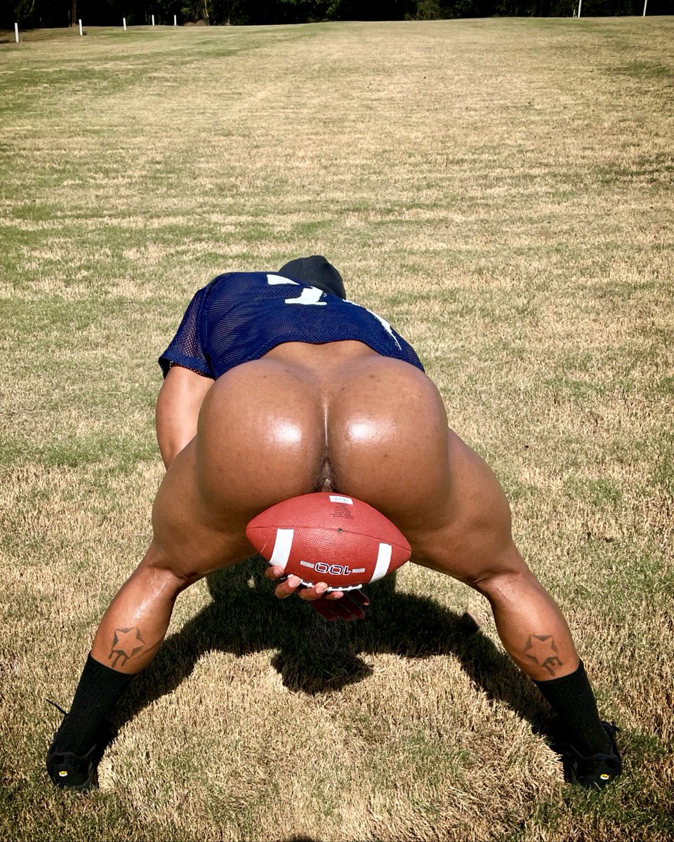 Trophy_King1's tweet photo. #We Getting ready to Punt This Ball Deep 😈 https://t.co/YYPgMBJGl7 🏈 https://t.co/UNyoUKG6N4